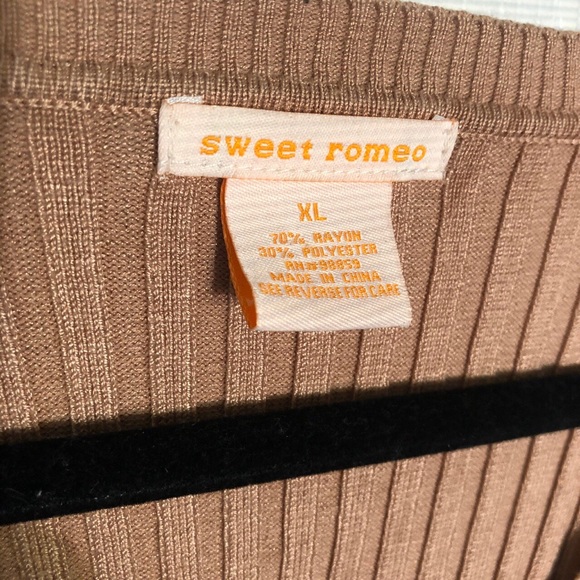 Tan Ribbed Long Sleeve - Picture 4 of 4